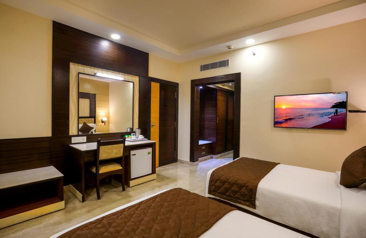 Hotel Aadithya Chennai Exterior photo