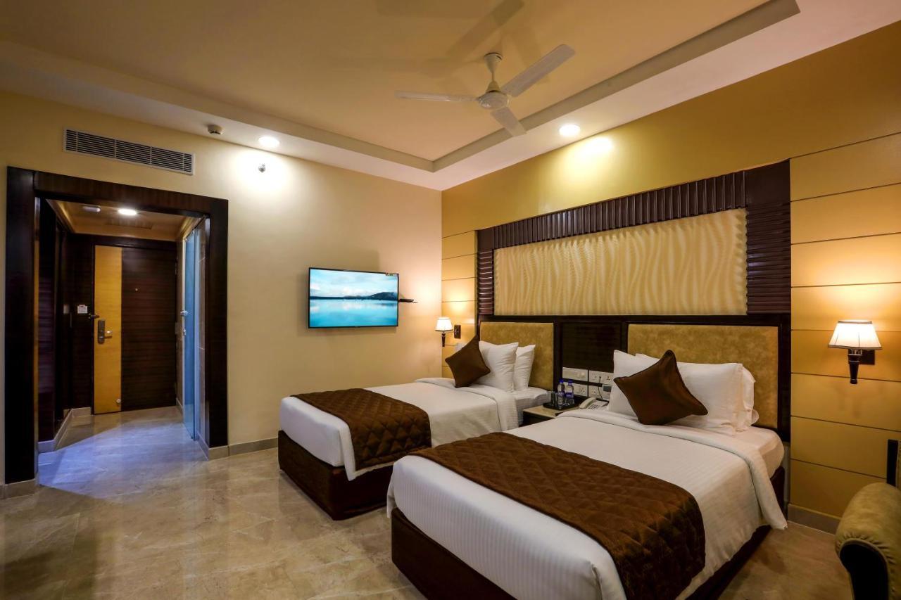 Hotel Aadithya Chennai Exterior photo